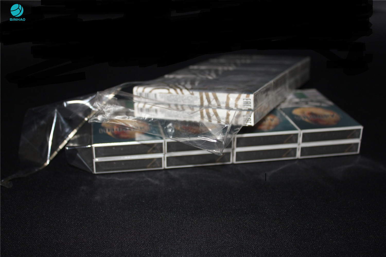 Filme de empacotamento do PVC do psiquiatra de 25 mícrons para a caixa exterior Wraper do cigarro despido